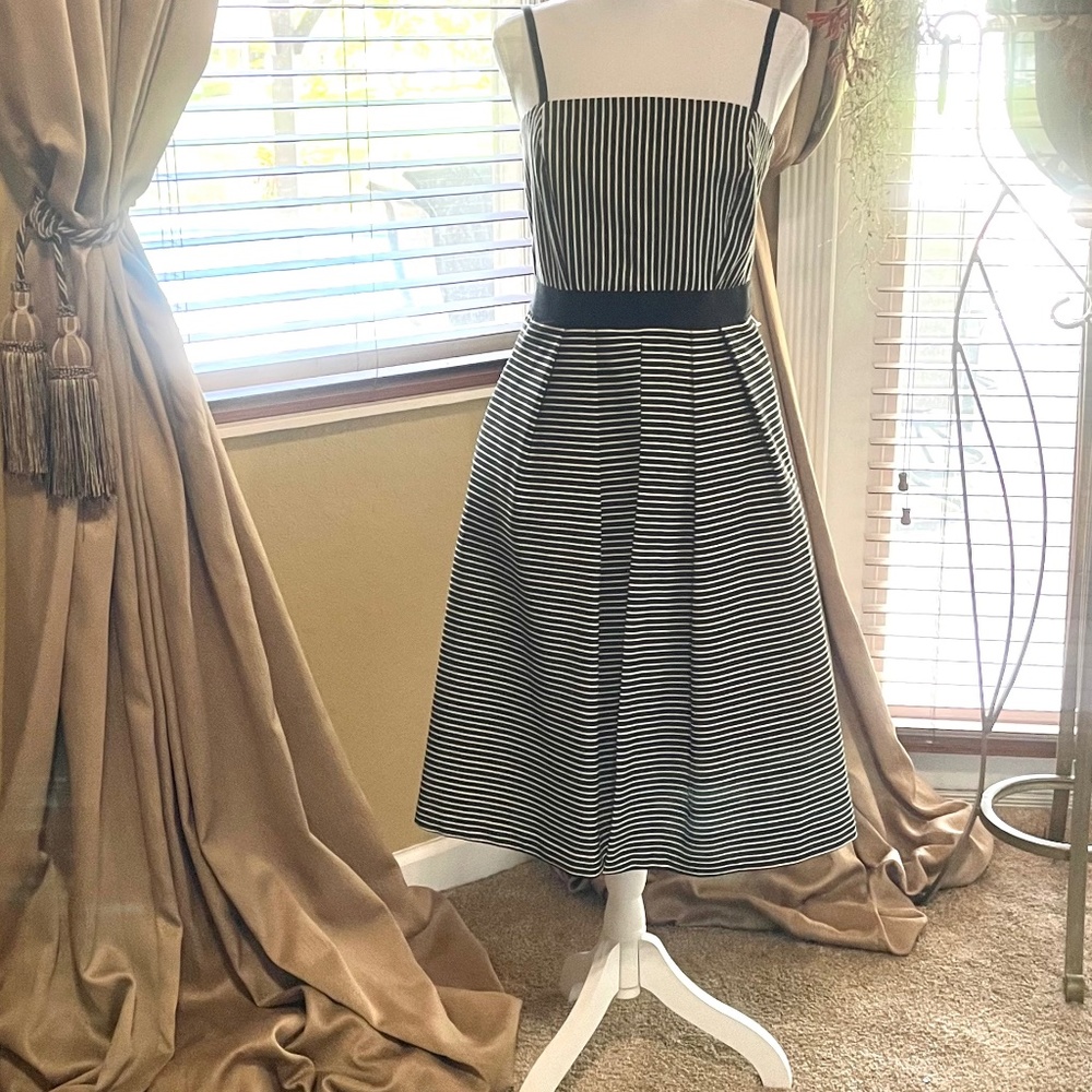 Women's dress size S - NEW ITEM - Picture 4 of 12